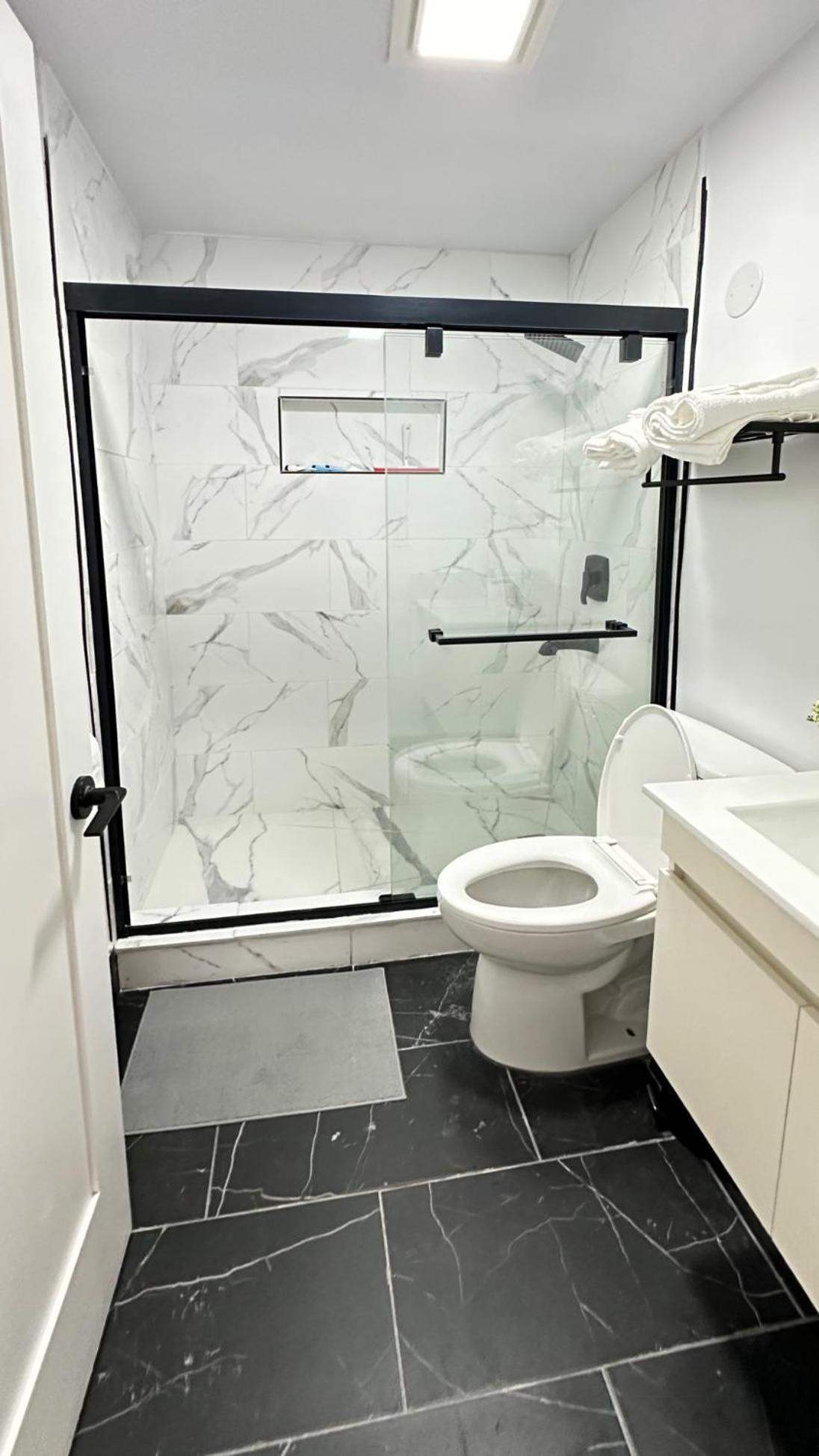 Modern 2Br Stylish & Cozy Unit Bed & Breakfast ลอสแอนเจลิส ภายนอก รูปภาพ