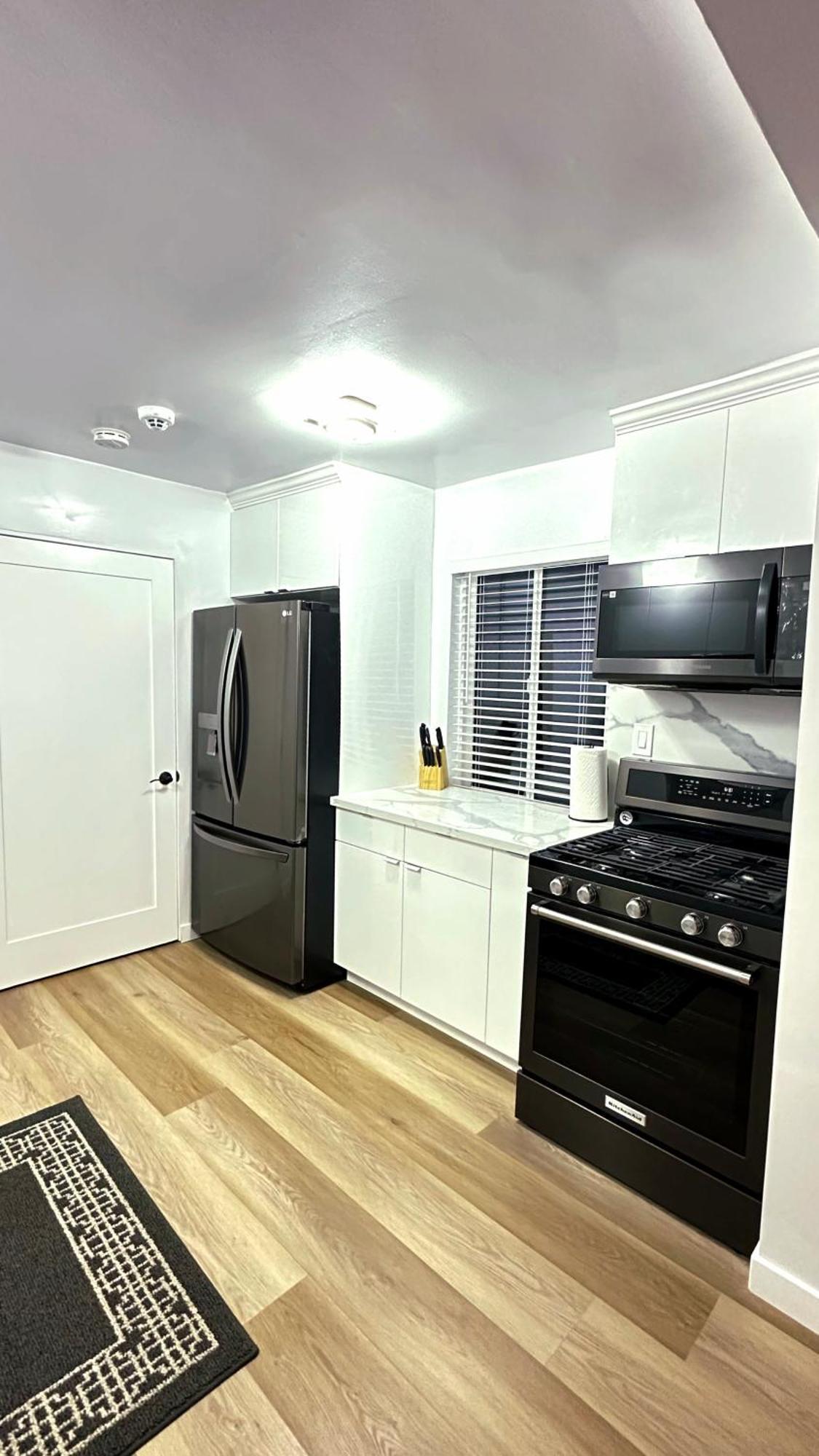 Modern 2Br Stylish & Cozy Unit Bed & Breakfast ลอสแอนเจลิส ภายนอก รูปภาพ