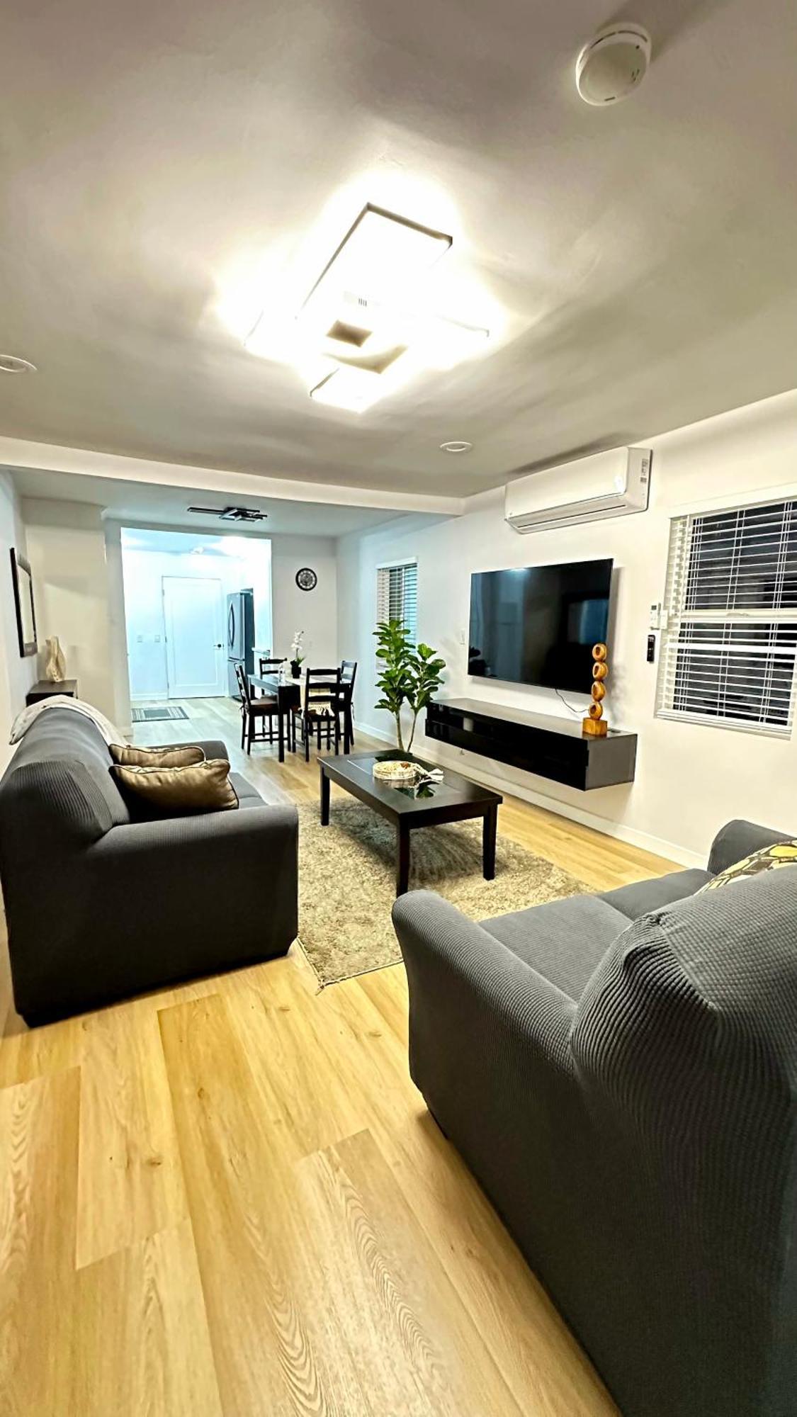 Modern 2Br Stylish & Cozy Unit Bed & Breakfast ลอสแอนเจลิส ภายนอก รูปภาพ