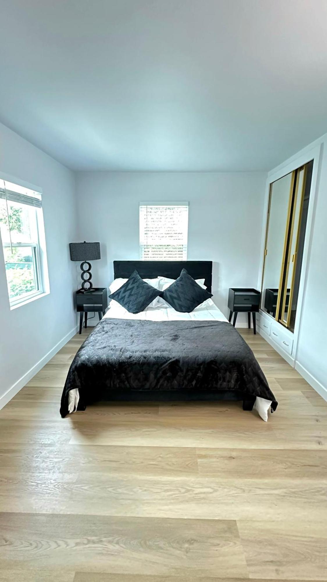 Modern 2Br Stylish & Cozy Unit Bed & Breakfast ลอสแอนเจลิส ภายนอก รูปภาพ