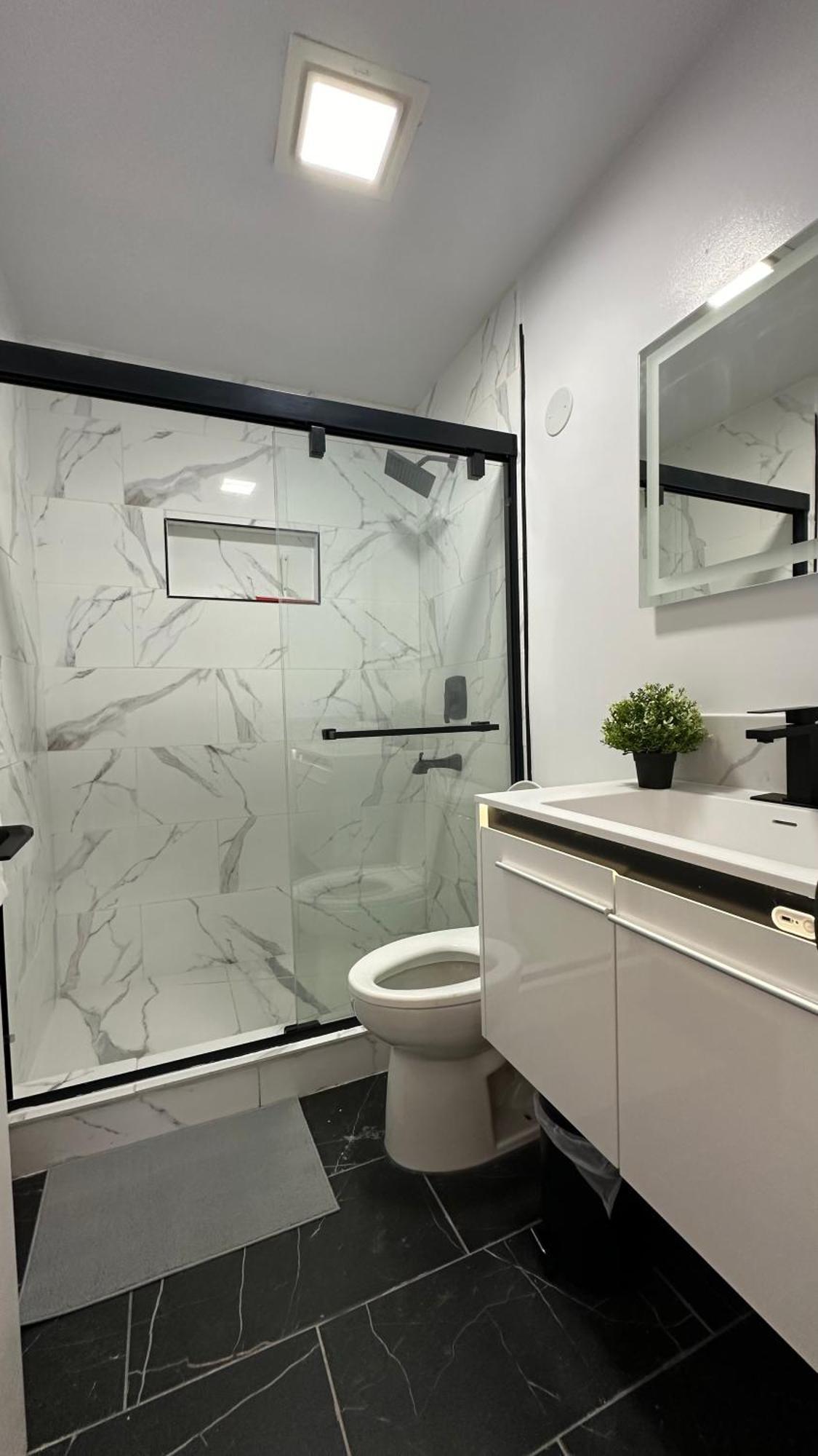 Modern 2Br Stylish & Cozy Unit Bed & Breakfast ลอสแอนเจลิส ภายนอก รูปภาพ
